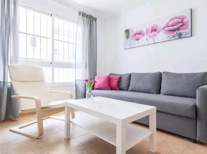 Apartamento con patio y piscina cerca de Sevilla La Algaba Appartamento