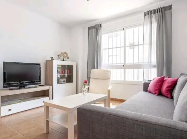 Apartamento con patio y piscina cerca de Sevilla La Algaba