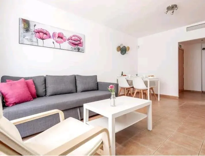 Apartamento con patio y piscina cerca de Sevilla La Algaba