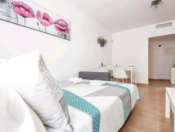 Apartamento con patio y piscina cerca de Sevilla La Algaba España