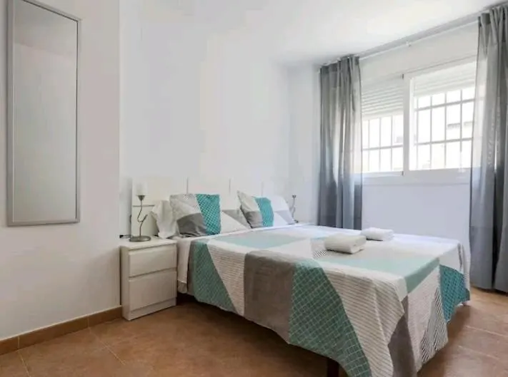 Apartamento con patio y piscina cerca de Sevilla La Algaba