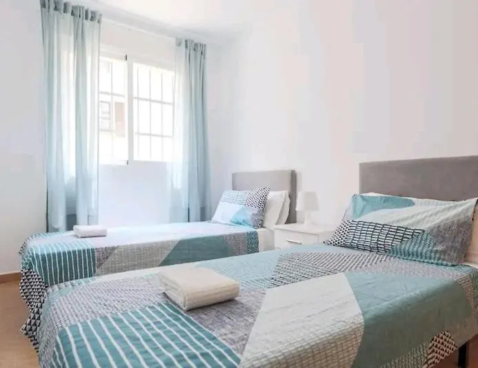 Apartamento con patio y piscina cerca de Sevilla La Algaba